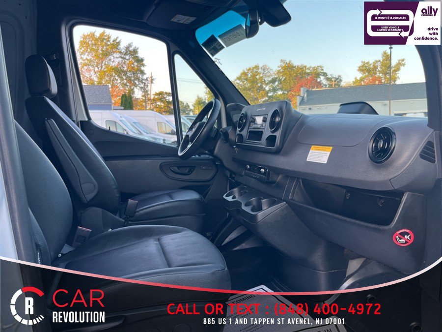 Used 2025 Mercedes-Benz Sprinter 2500 image 29