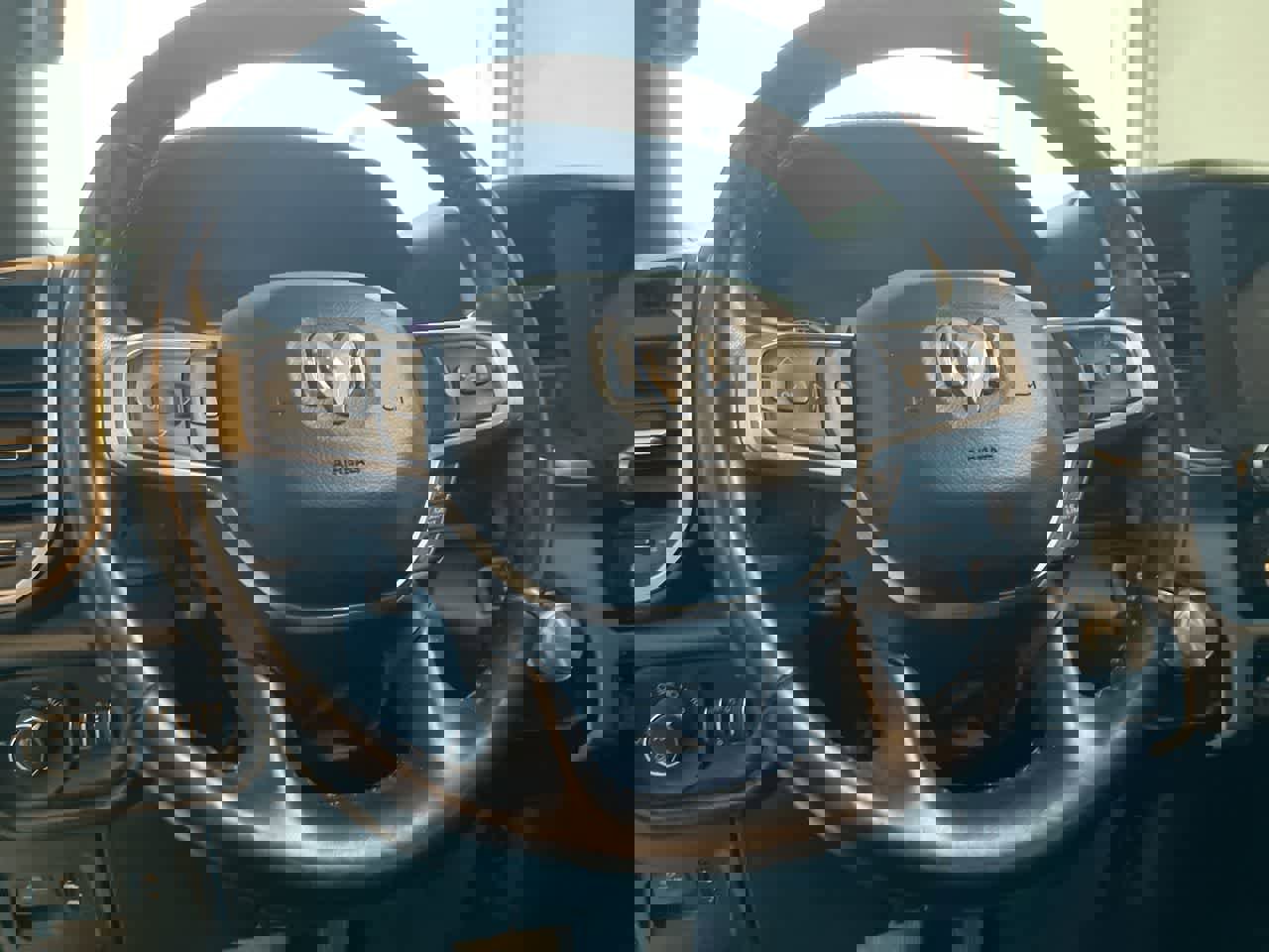 Used 2020 RAM 1500 Laramie image 14