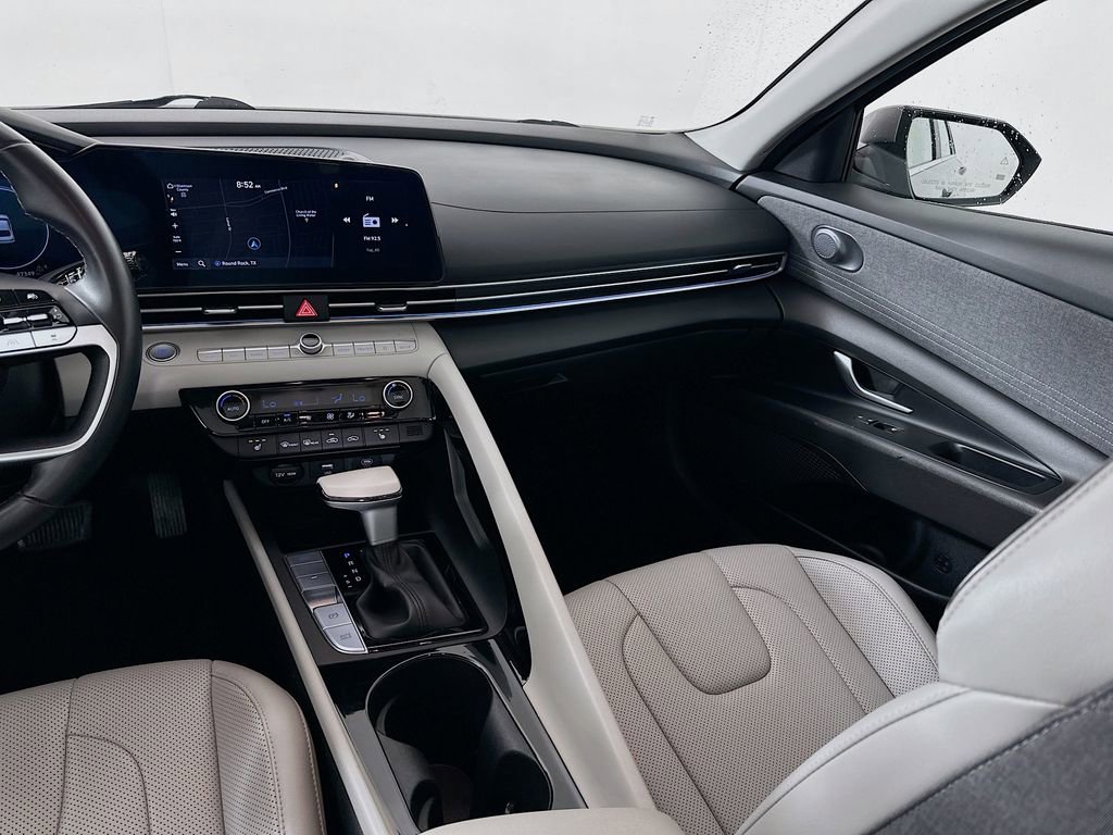 Certified 2024 Hyundai Elantra Limited image 25