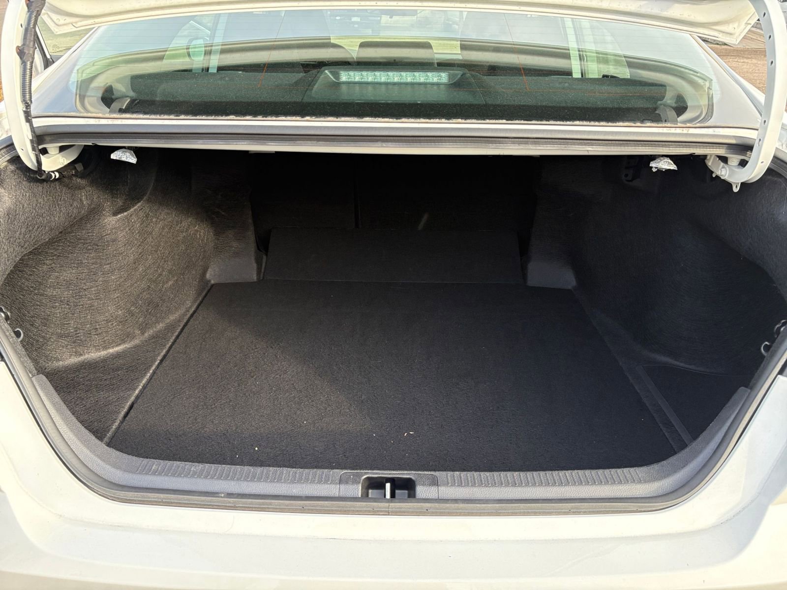 Used 2025 Toyota Camry LE image 30