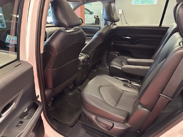 Certified 2024 Toyota Grand Highlander AWD image 13