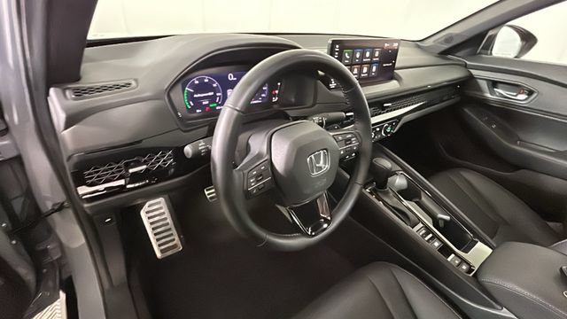 Used 2025 Honda Accord Sport image 13