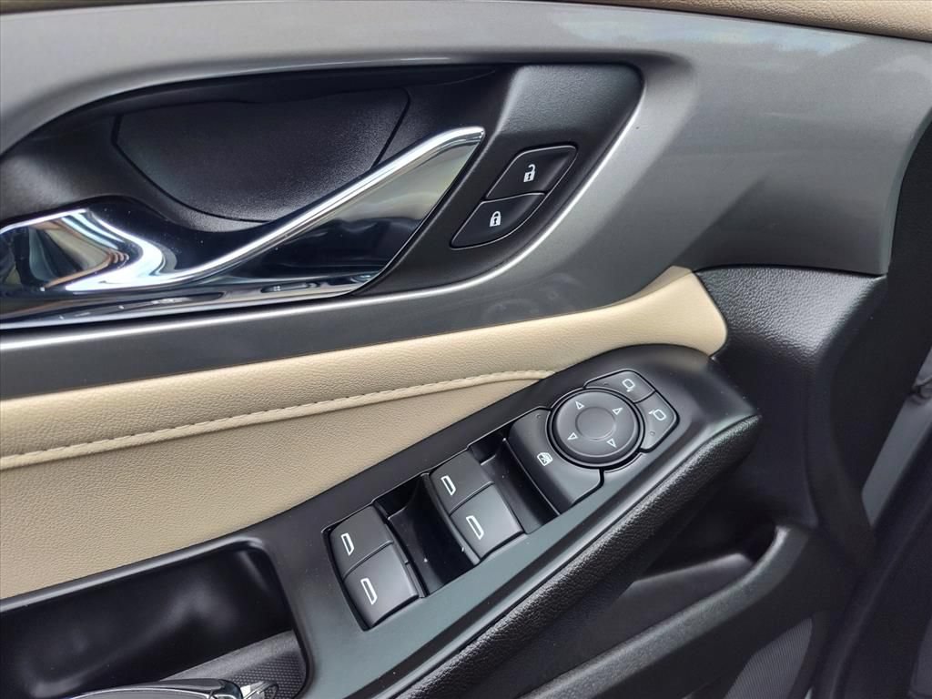 Used 2023 Chevrolet Traverse LS w/ Safety Package AWD/4WD image 16