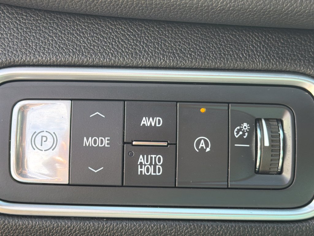 Certified 2025 Buick Enclave Avenir w/ Super Cruise Package AWD/4WD image 22