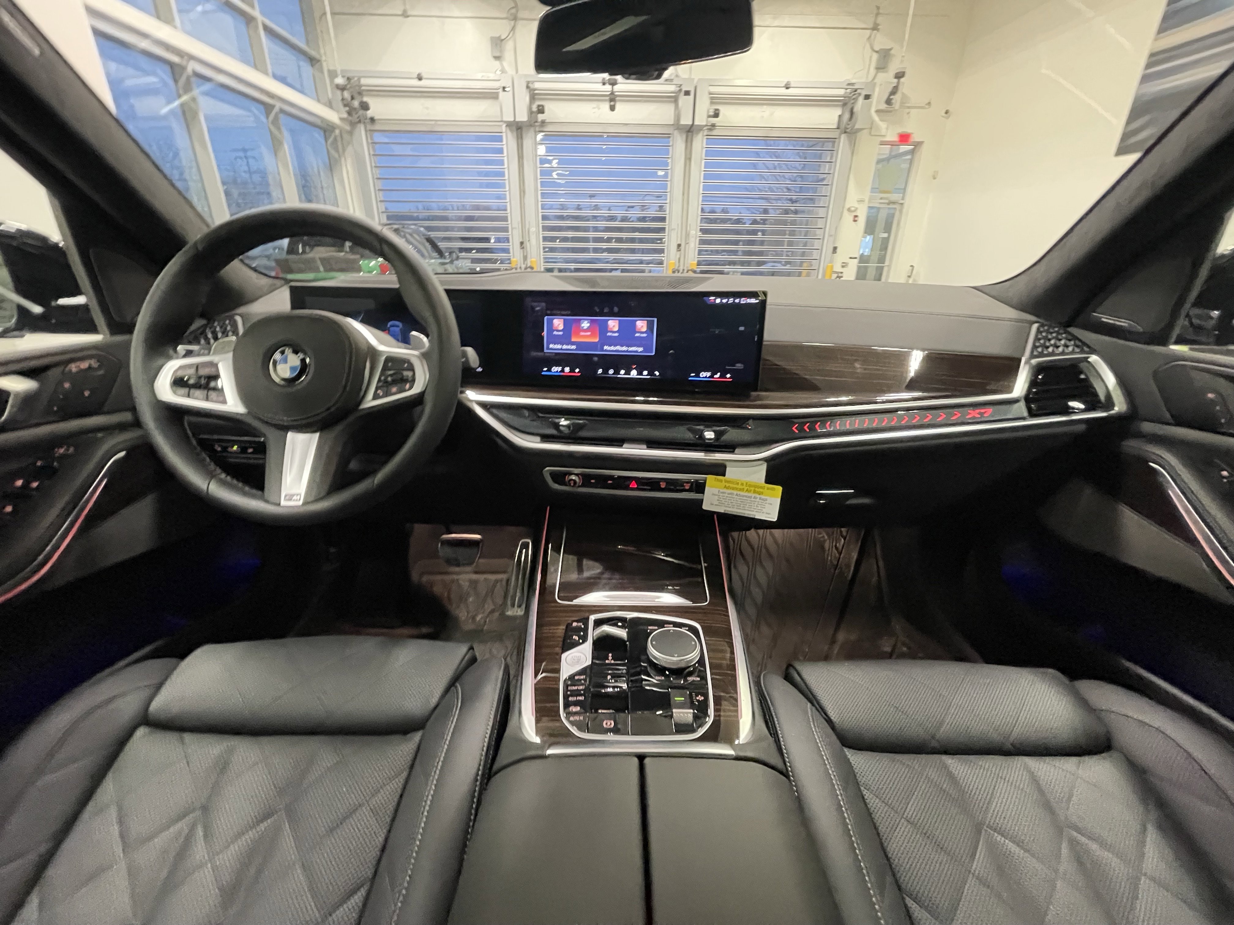 Used 2026 BMW X7 xDrive40i w/ M Sport Package AWD/4WD image 16