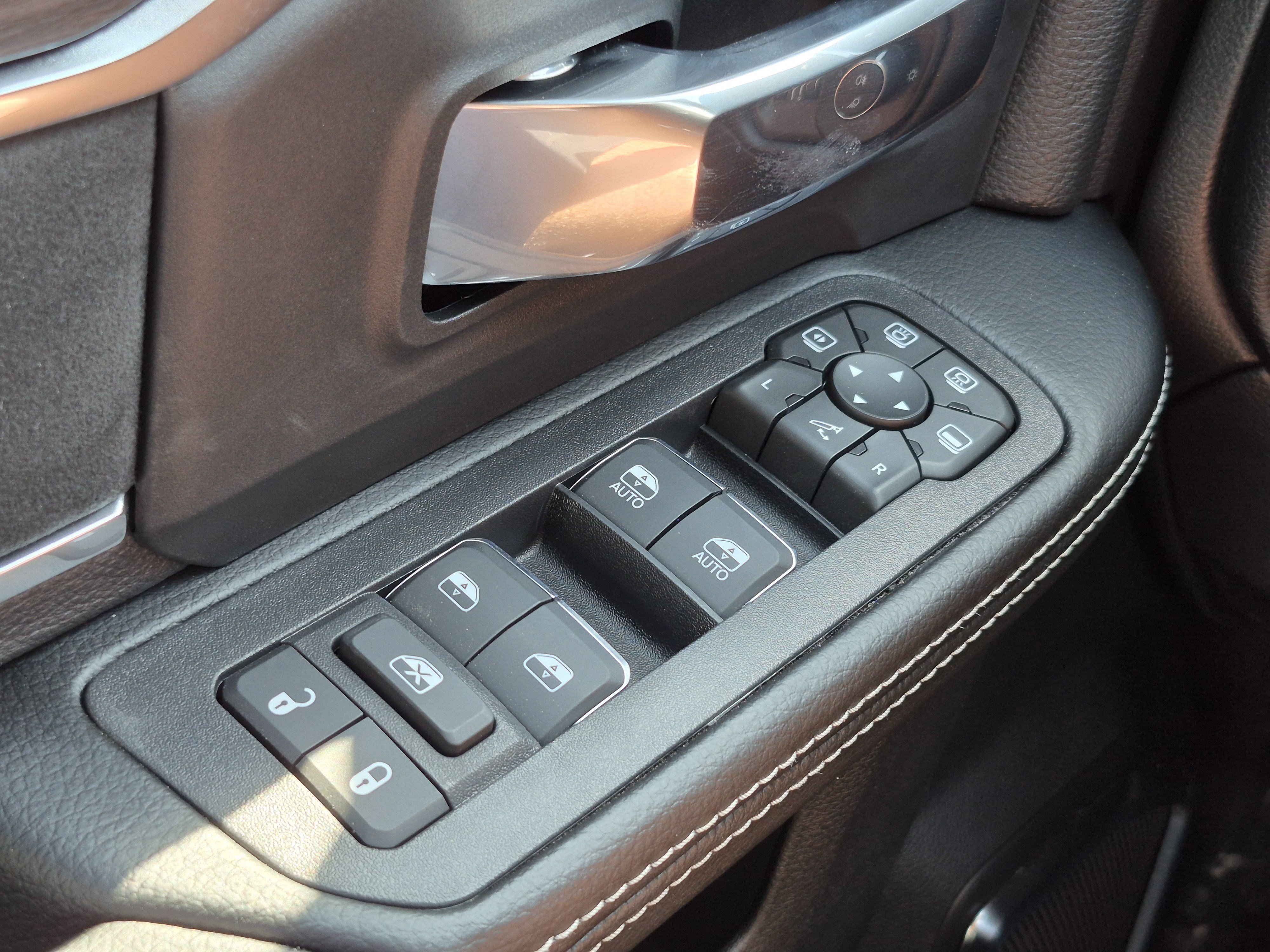New 2026 RAM 2500 Laramie w/ Night Edition AWD/4WD image 15