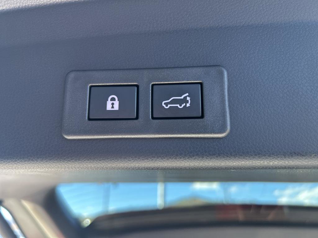 Certified 2024 Subaru Ascent Limited w/ Technology Package image 9