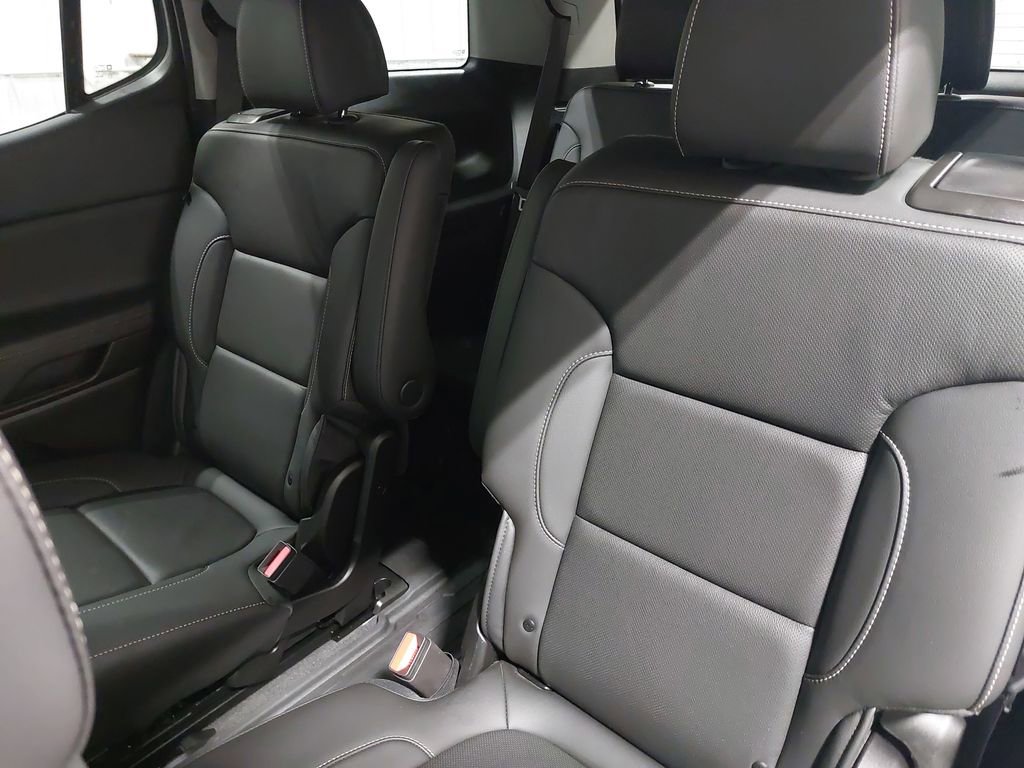Used 2023 GMC Acadia SLT w/ Trailering Package image 16