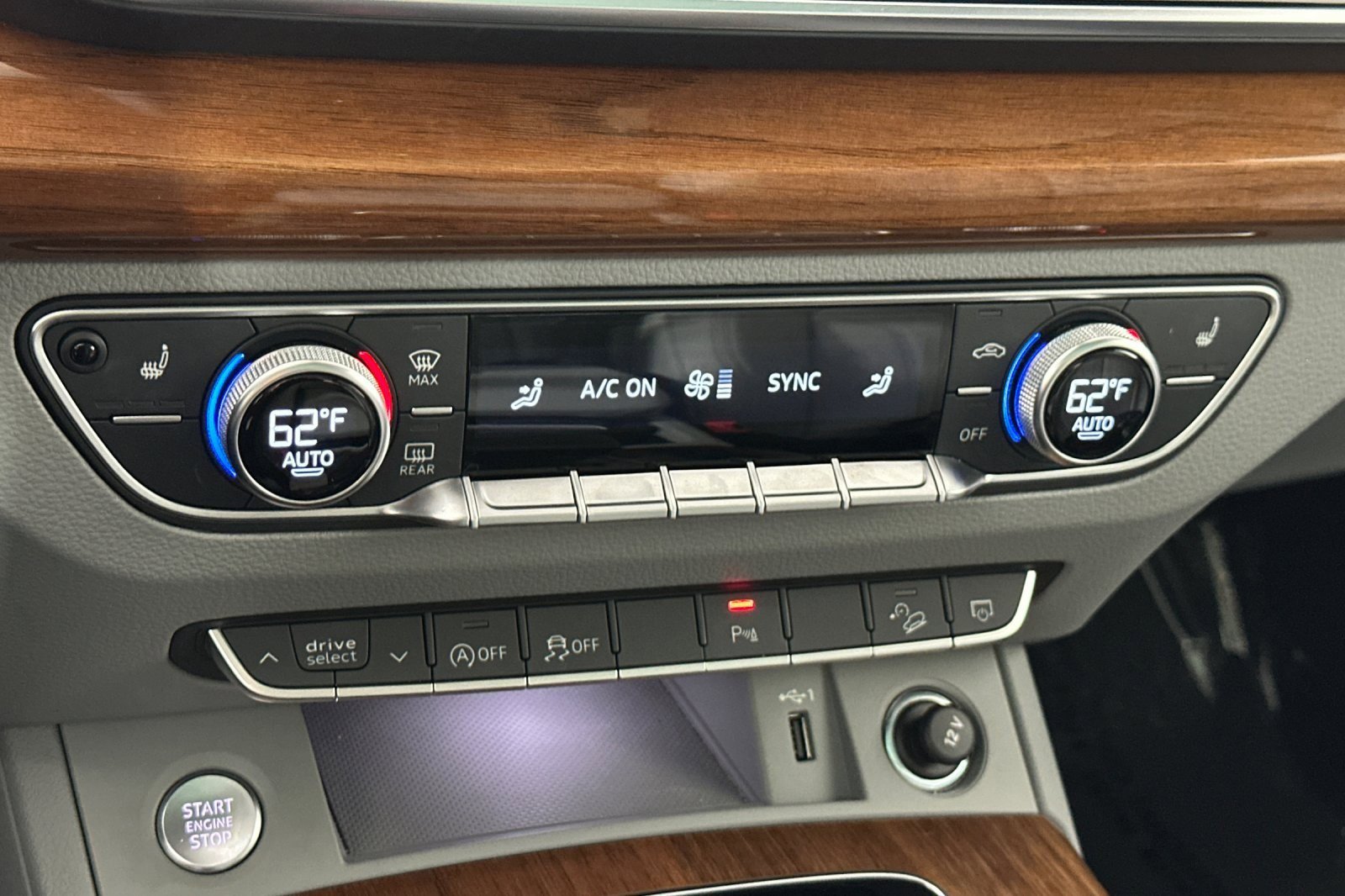 Used 2022 Audi Q5 2.0T Premium w/ Convenience Package image 19