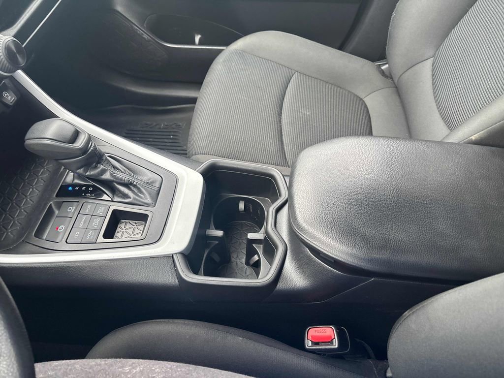 Used 2023 Toyota RAV4 LE image 34