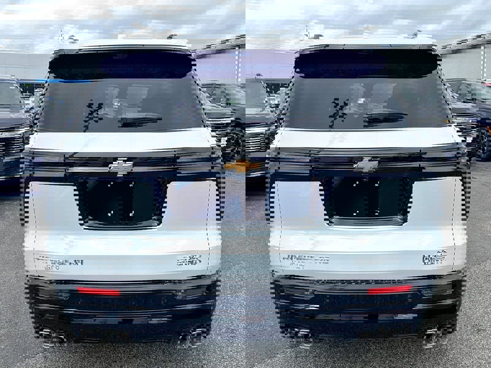 New 2026 Chevrolet Traverse High Country w/ LPO, Floor Liner Package AWD/4WD image 6