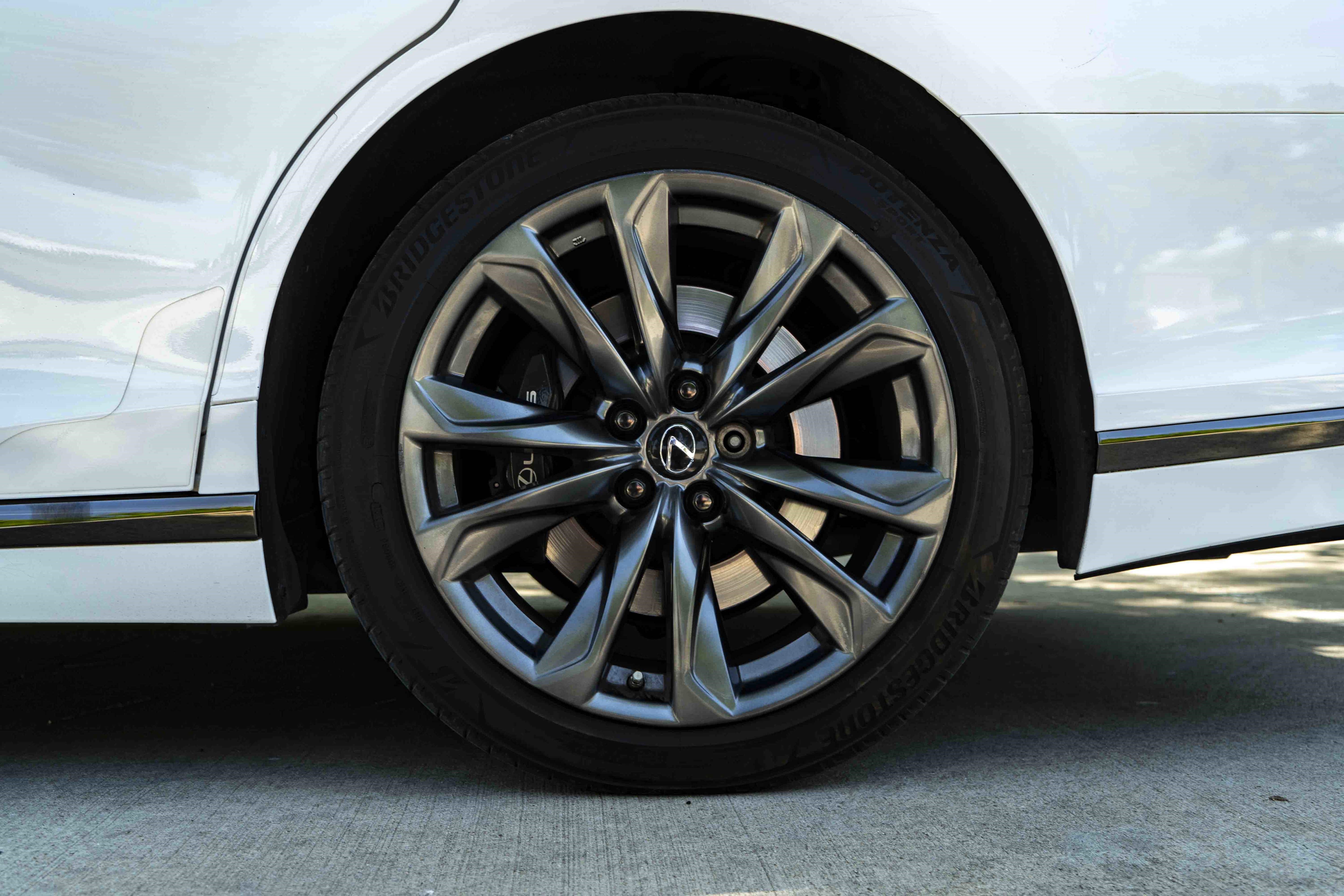 Used 2019 Lexus LS 500 F Sport w/ Accessory Package (Z2) AWD/4WD image 15