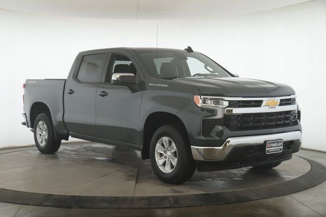 Used 2025 Chevrolet Silverado 1500 LT image 2