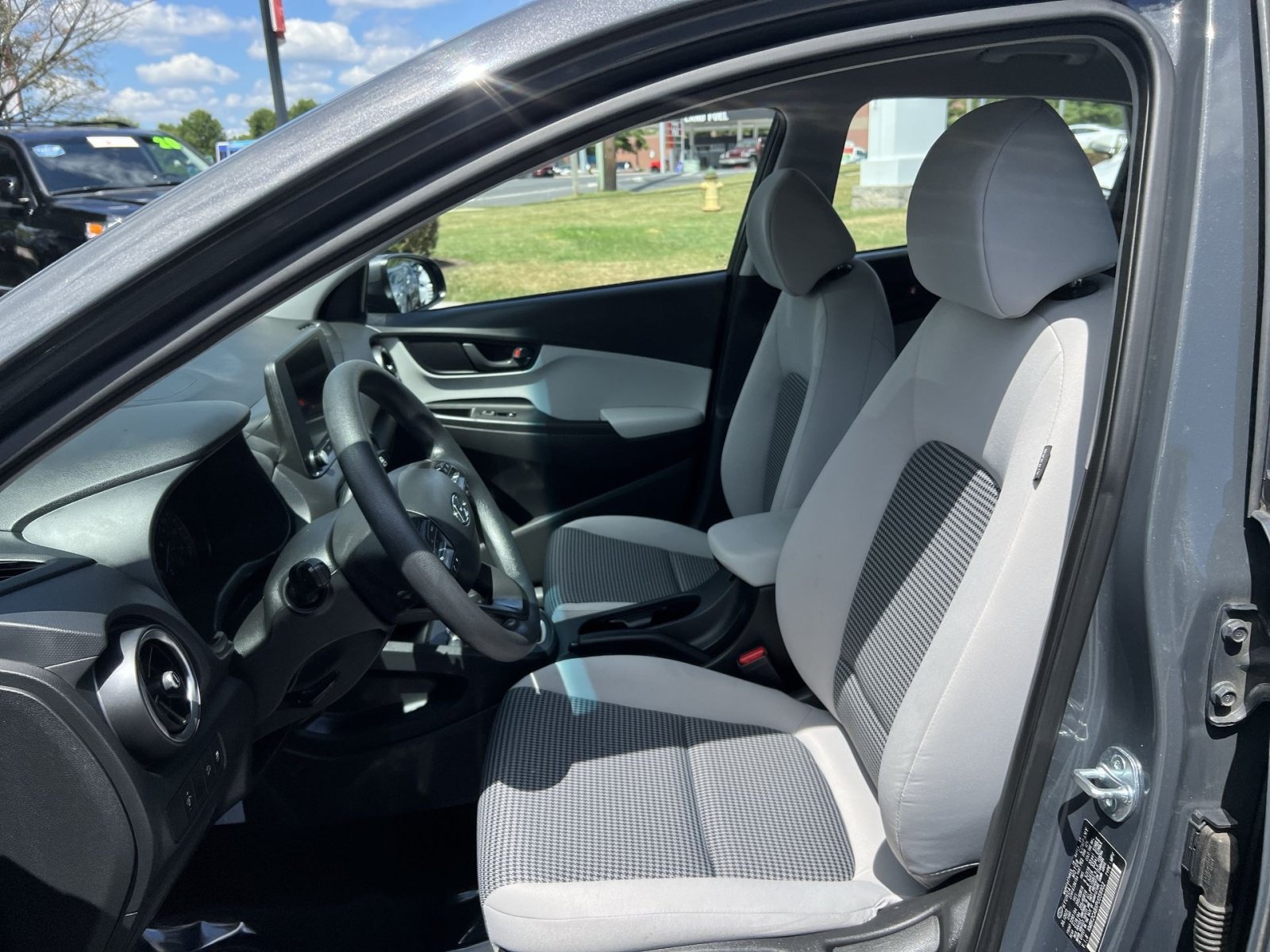 Used 2023 Hyundai Kona SE AWD/4WD image 13