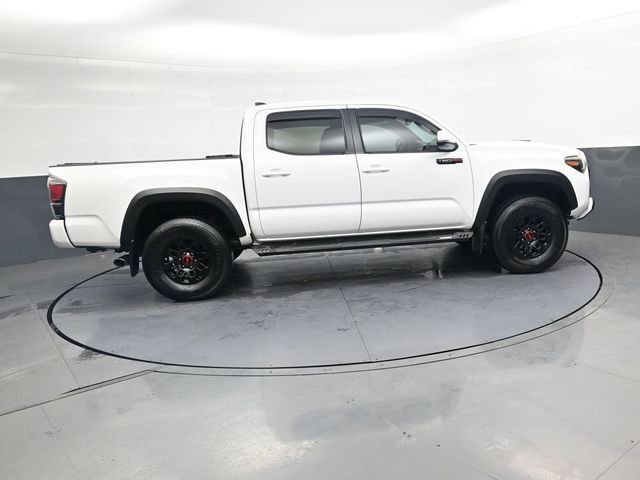 Used 2017 Toyota Tacoma TRD Pro AWD/4WD image 3