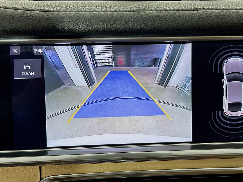 Used 2018 Porsche Panamera 4 image 17