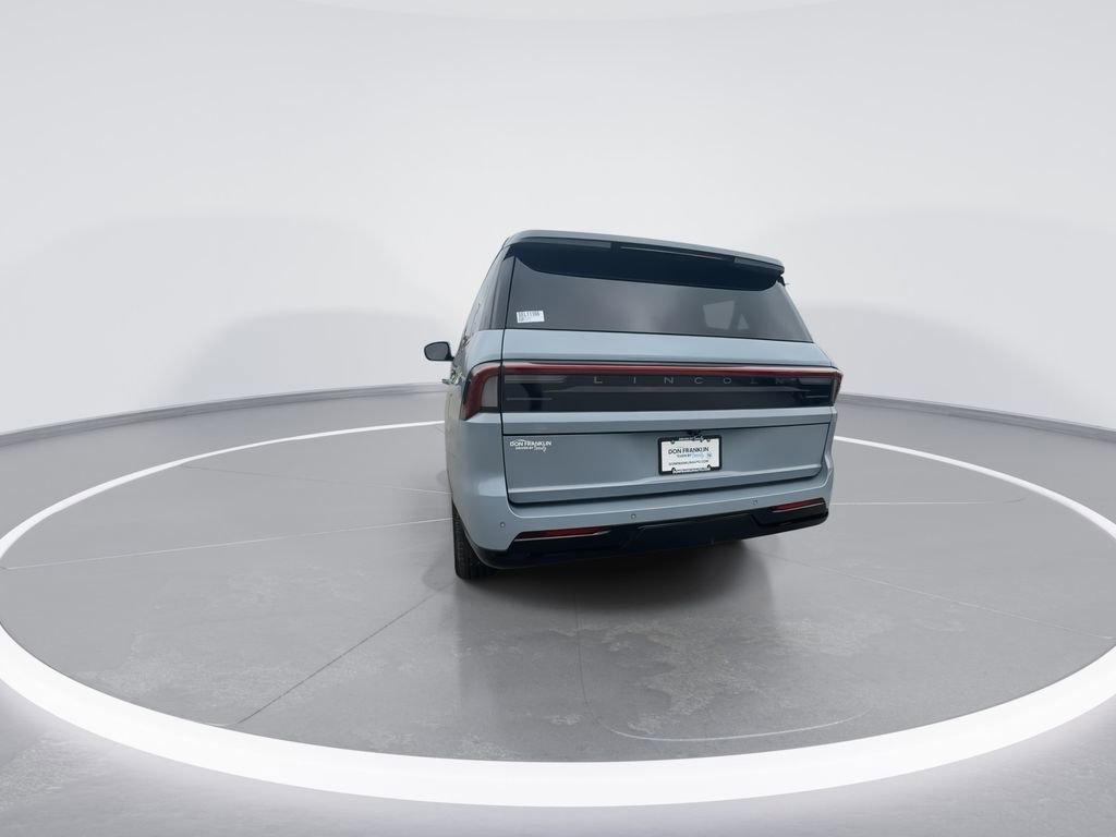 Used 2025 Lincoln Navigator L Reserve w/ Jet Appearance Package image 7