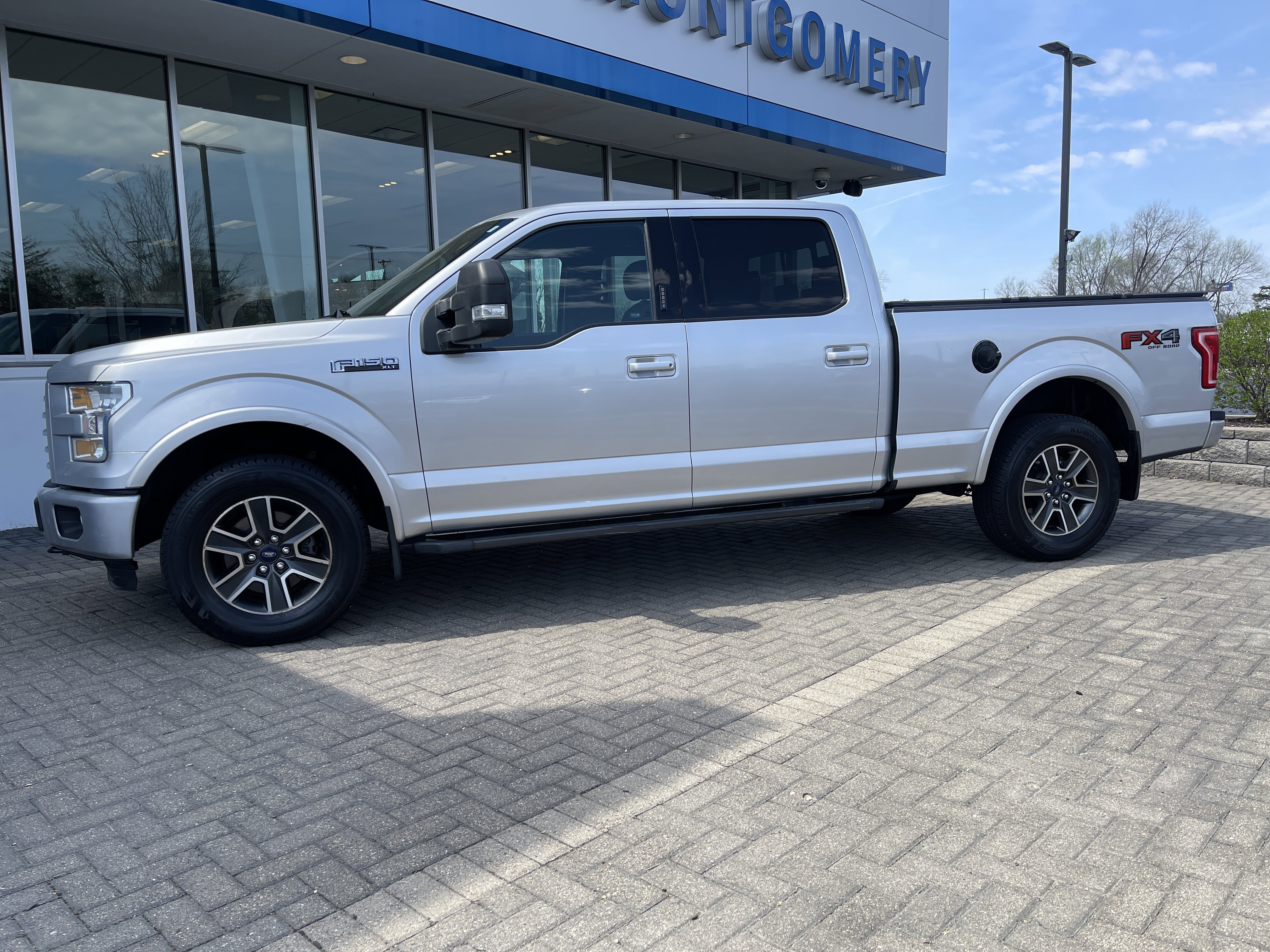 Used 2015 Ford F150 XLT w/ Equipment Group 302A Luxury image 2
