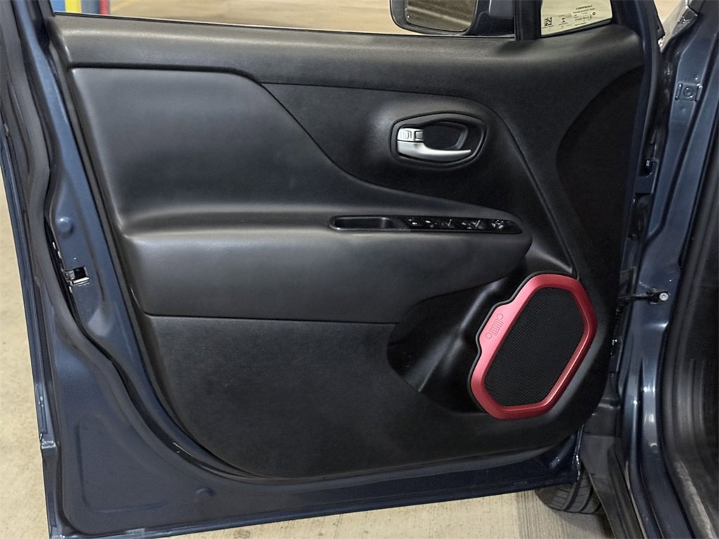 Used 2020 Jeep Renegade Trailhawk image 36