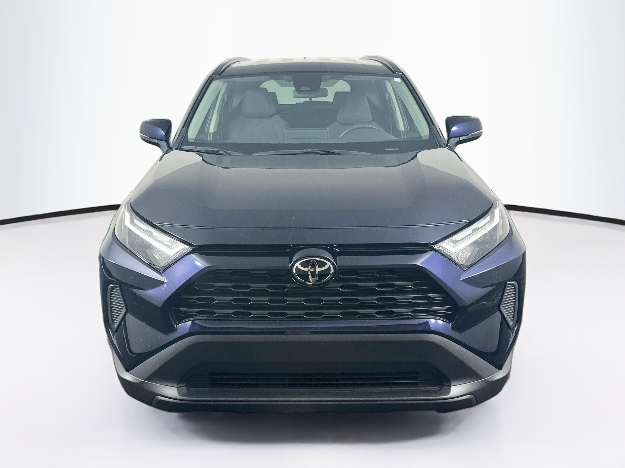 Used 2025 Toyota RAV4 XLE AWD/4WD image 2