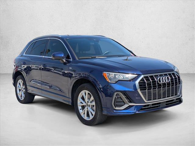 Used 2022 Audi Q3 2.0T Premium w/ Convenience Package image 3