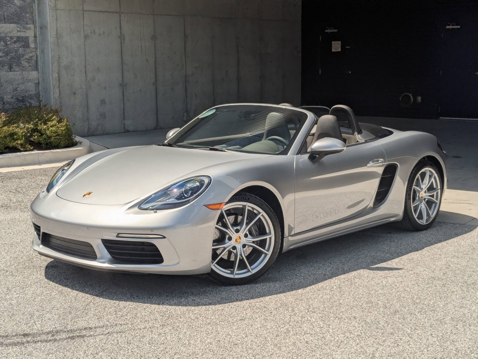 Certified 2025 Porsche 718 Boxster RWD image 1