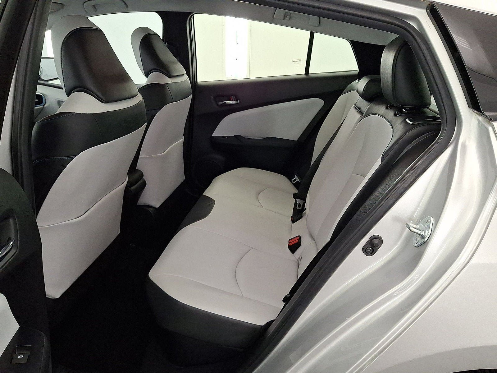 Used 2017 Toyota Prius Four FWD image 12