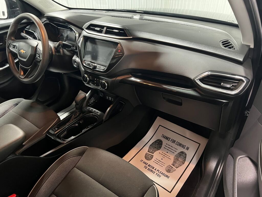 Used 2022 Chevrolet TrailBlazer LT w/ Convenience Package image 3