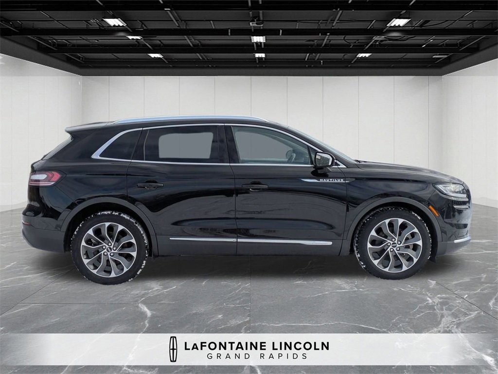Certified 2022 Lincoln Nautilus Reserve w/ Luxury Package image 6