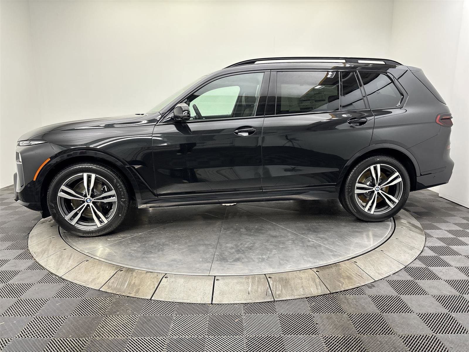 New 2026 BMW X7 M60i image 16