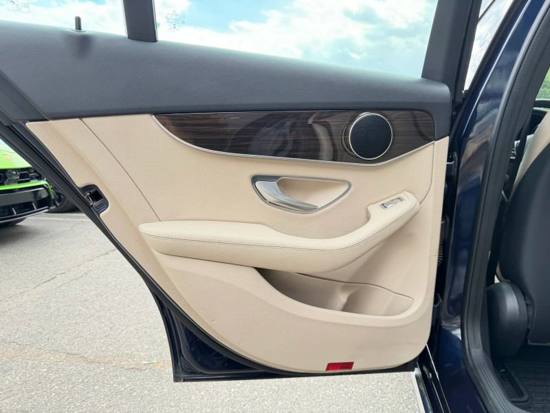 Used 2020 Mercedes-Benz C 300 4MATIC Sedan image 14