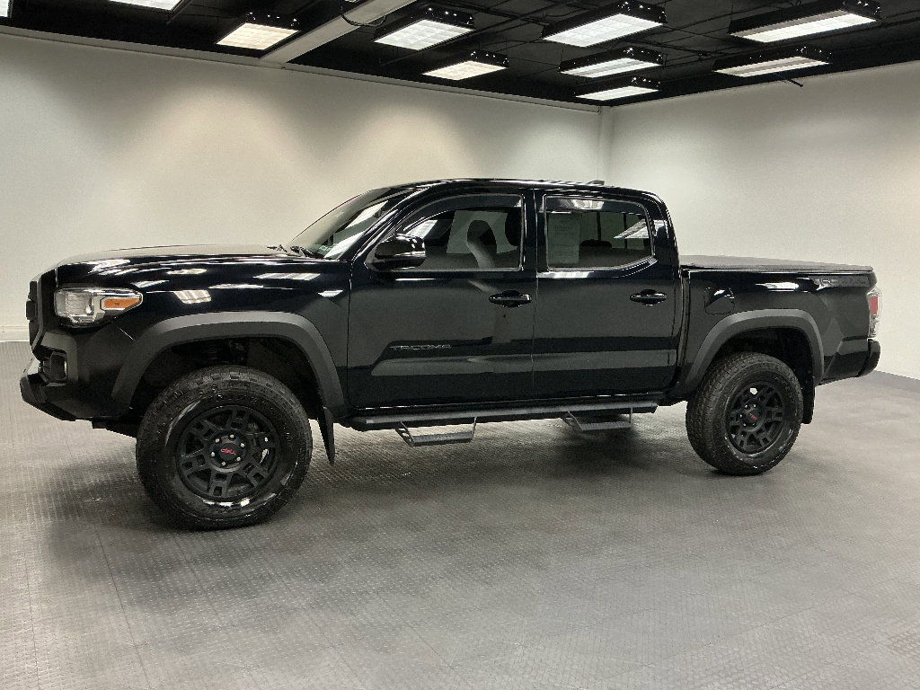 Used 2021 Toyota Tacoma TRD Off-Road w/ Technology Package AWD/4WD image 2