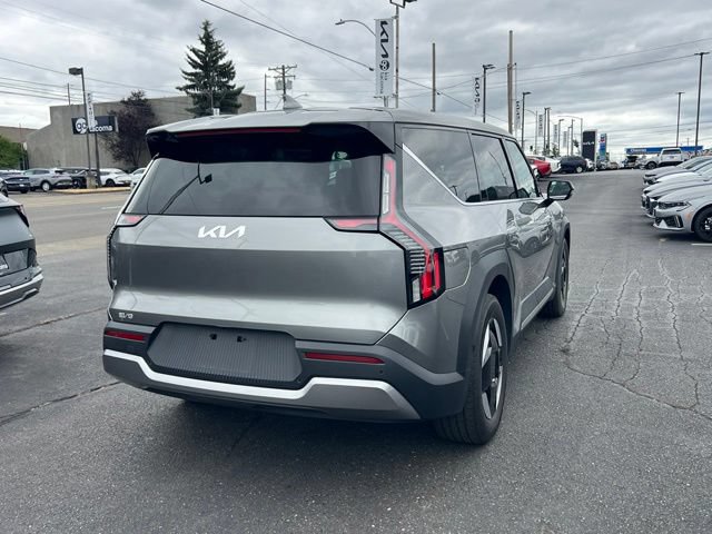 Certified 2024 Kia EV9 Light RWD image 7