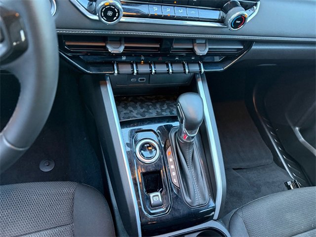 Used 2024 Chevrolet Colorado LT image 15