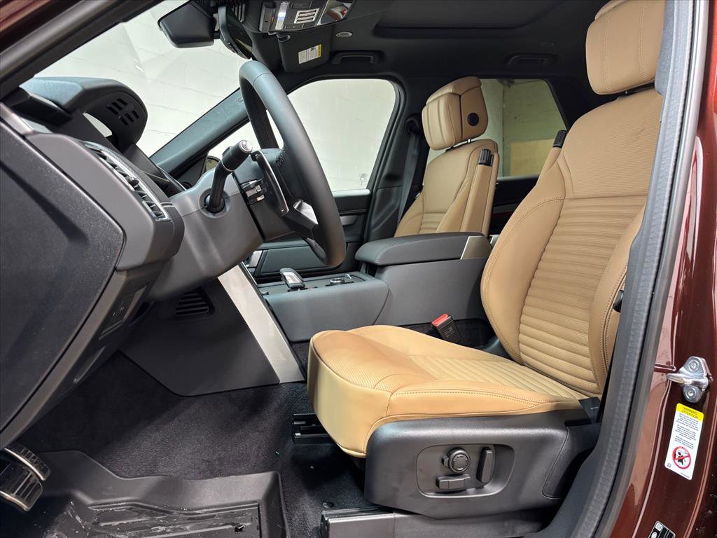 New 2026 Land Rover Discovery Limited Edition image 22