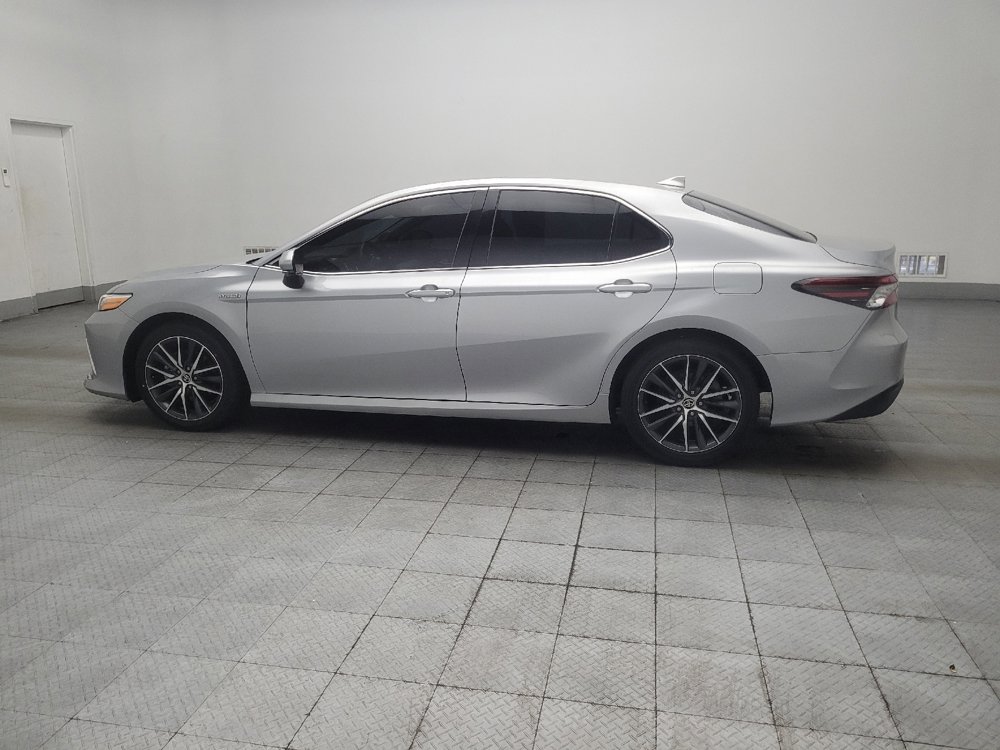 Used 2021 Toyota Camry XLE w/ Navigation Upgrade Package FWD image 3
