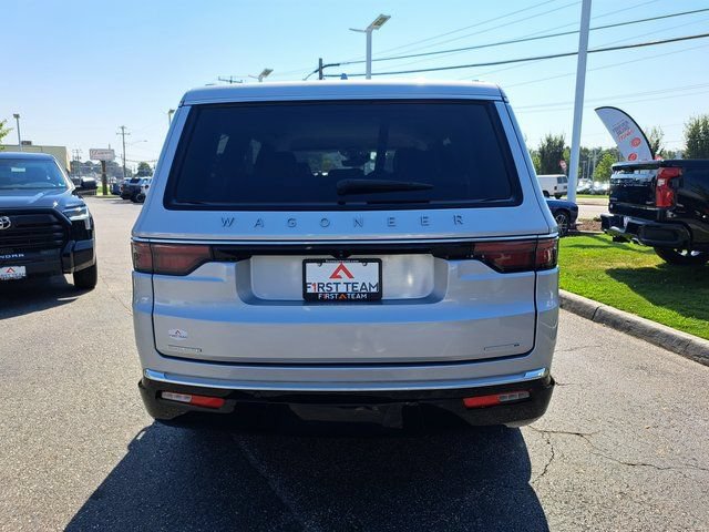 Used 2023 Jeep Wagoneer Series II w/ Rear Seat Video Group 1 AWD/4WD image 9