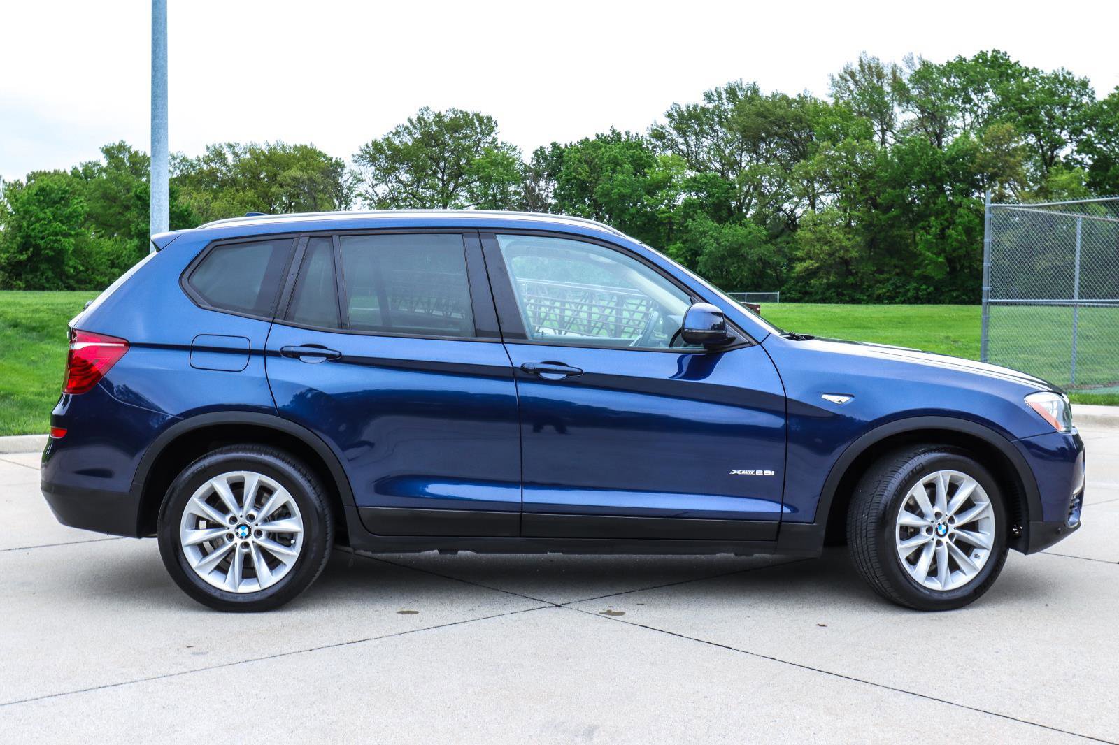 Used 2017 BMW X3 xDrive28i AWD/4WD image 5