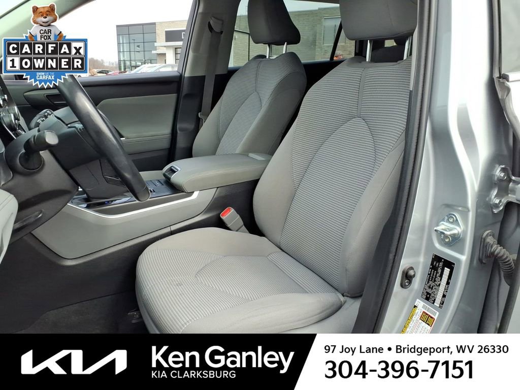 Used 2021 Toyota Highlander LE image 15