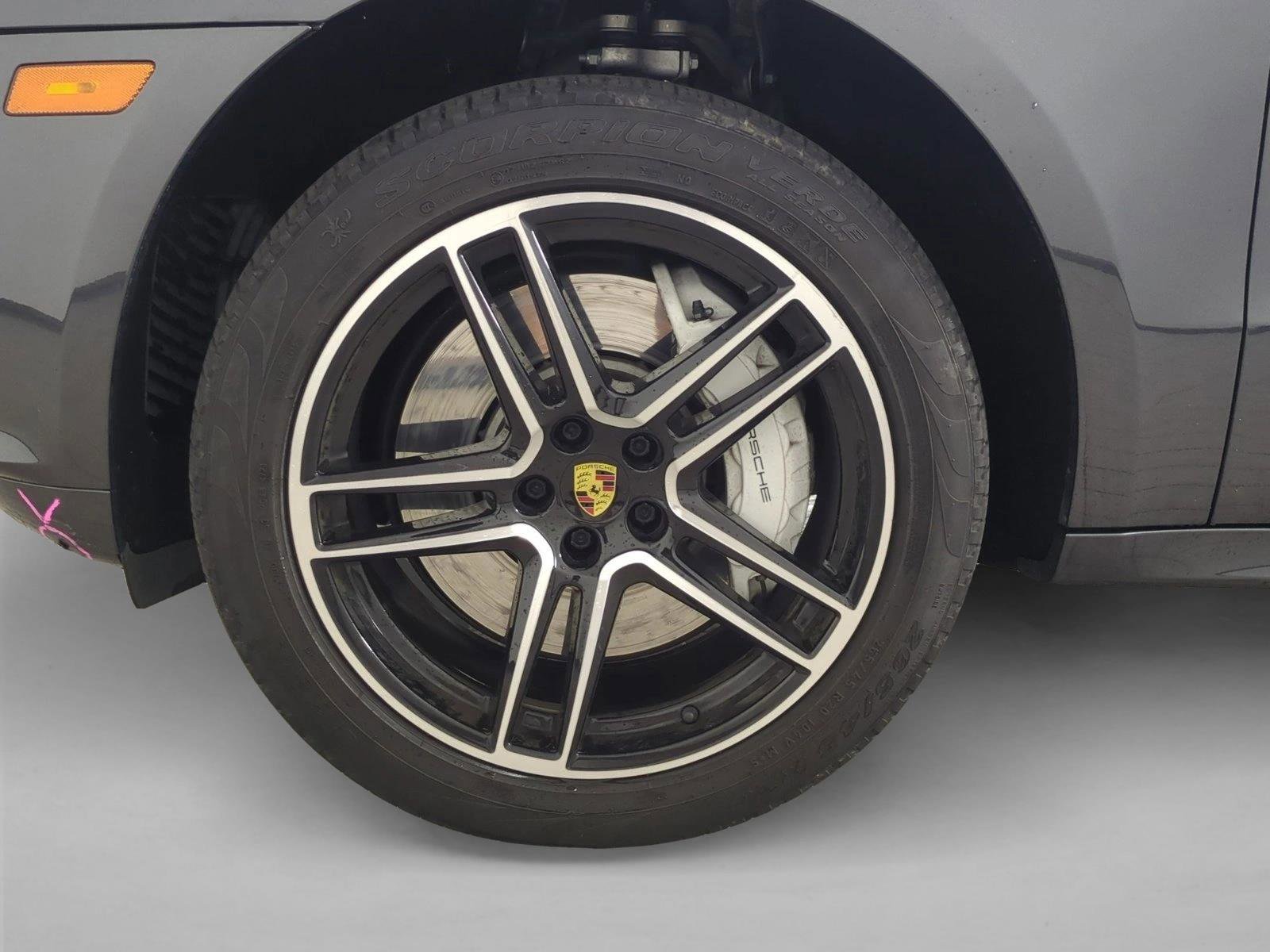 Used 2020 Porsche Macan Turbo AWD/4WD image 13