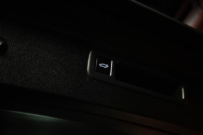 Used 2020 Toyota Highlander LE image 8