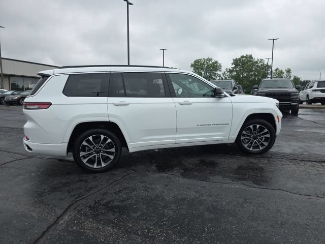 Used 2025 Jeep Grand Cherokee L Overland w/ Advanced Protech Group III AWD/4WD image 8