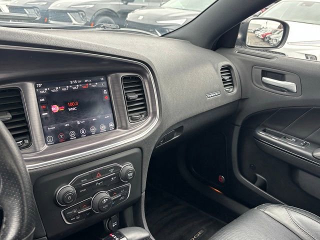 Used 2017 Dodge Charger SXT w/ AWD Plus Group image 28