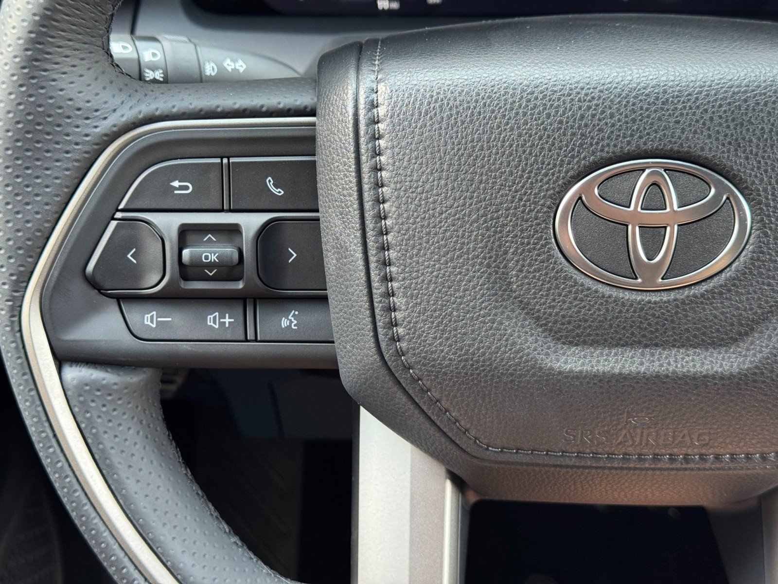 Used 2025 Toyota 4Runner TRD Off-Road image 23
