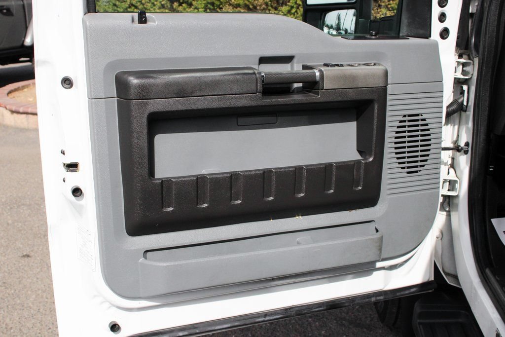 Used 2011 Ford F550 2WD Crew Cab Super Duty w/ Payload Upgrade Pkg image 14