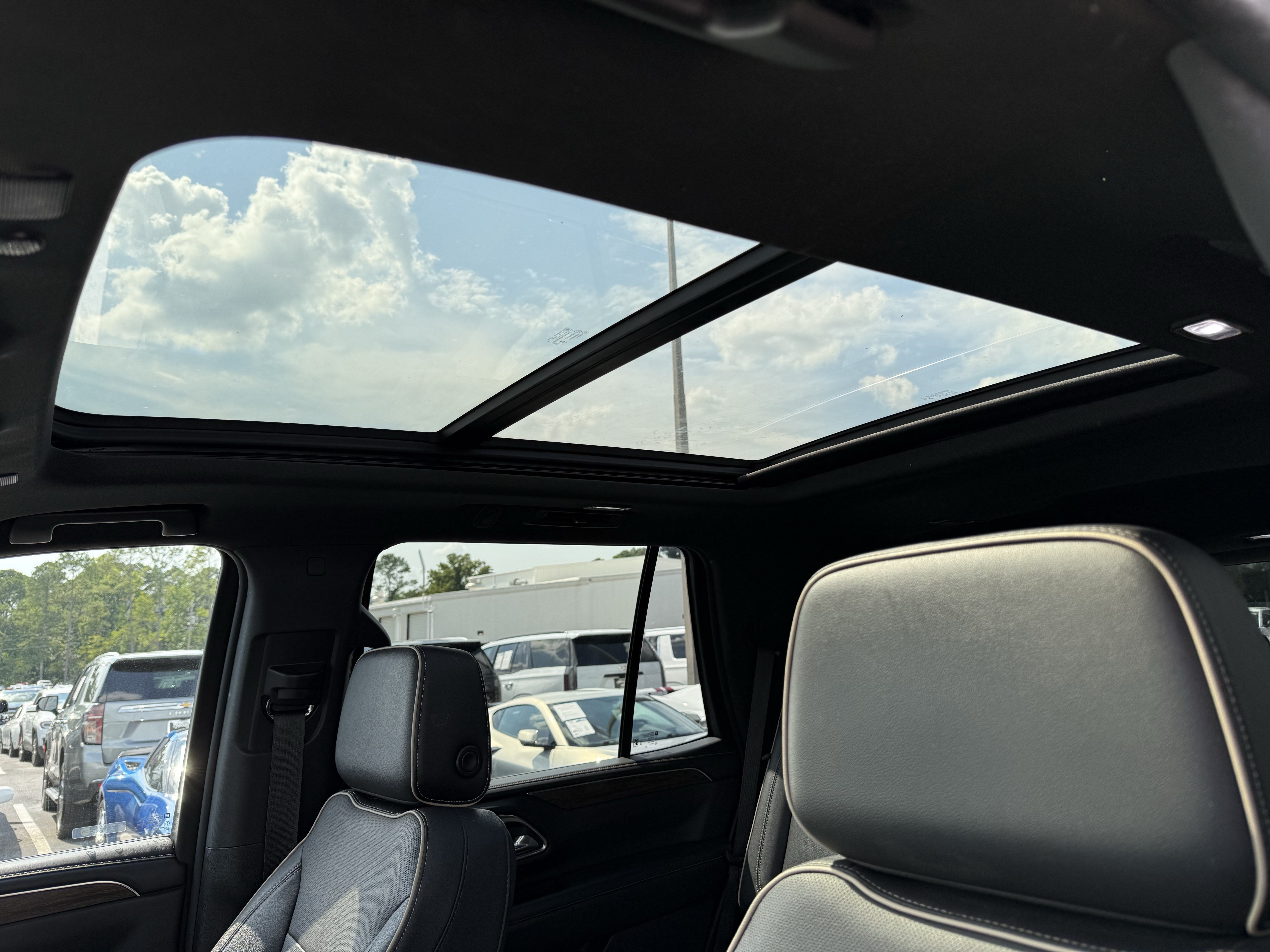Used 2023 Chevrolet Tahoe Premier RWD image 29