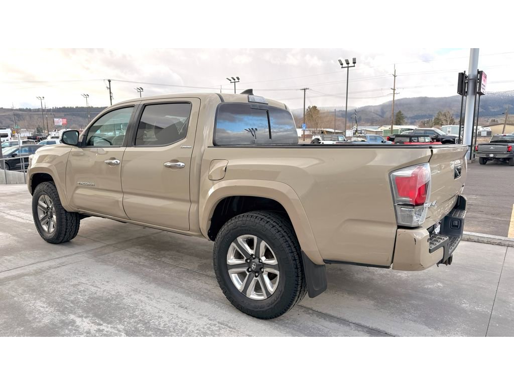 Used 2018 Toyota Tacoma Limited image 7