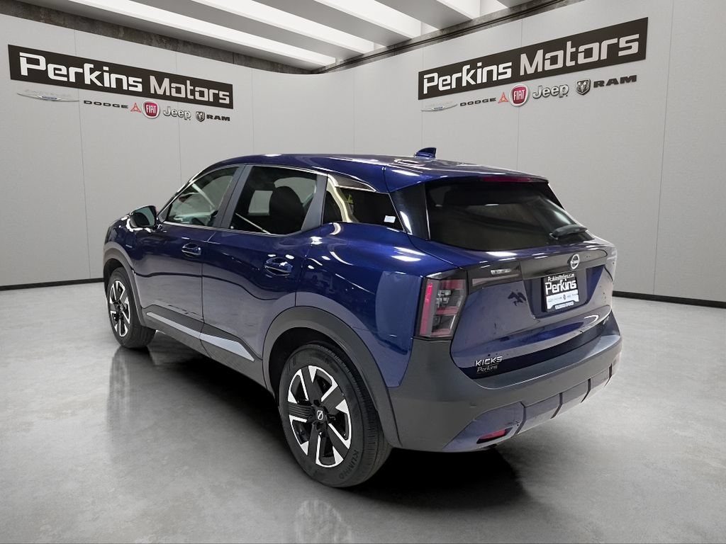 Used 2025 Nissan Kicks SV AWD/4WD image 3