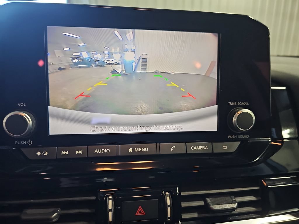Used 2024 Nissan Pathfinder SV AWD/4WD image 24