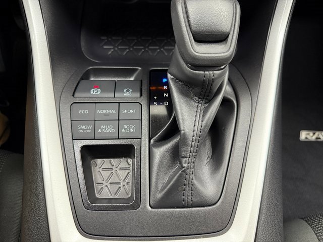 Used 2025 Toyota RAV4 LE image 20